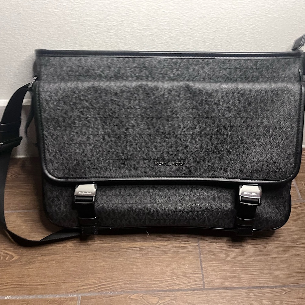 Men’s black messenger bag with dust bag. 💼